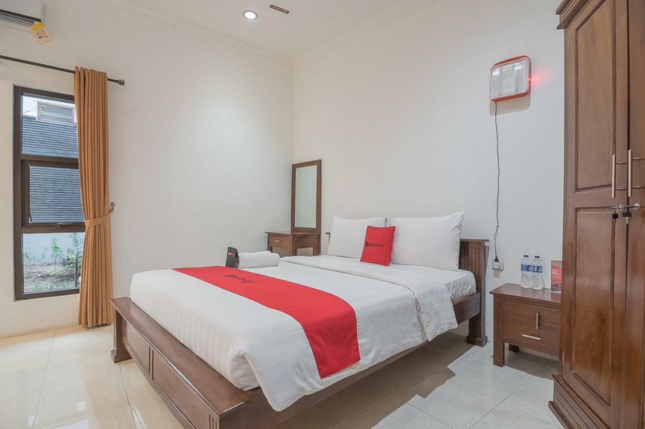 Reddoorz Near Jatinangor Town Square Hotel Kültér fotó