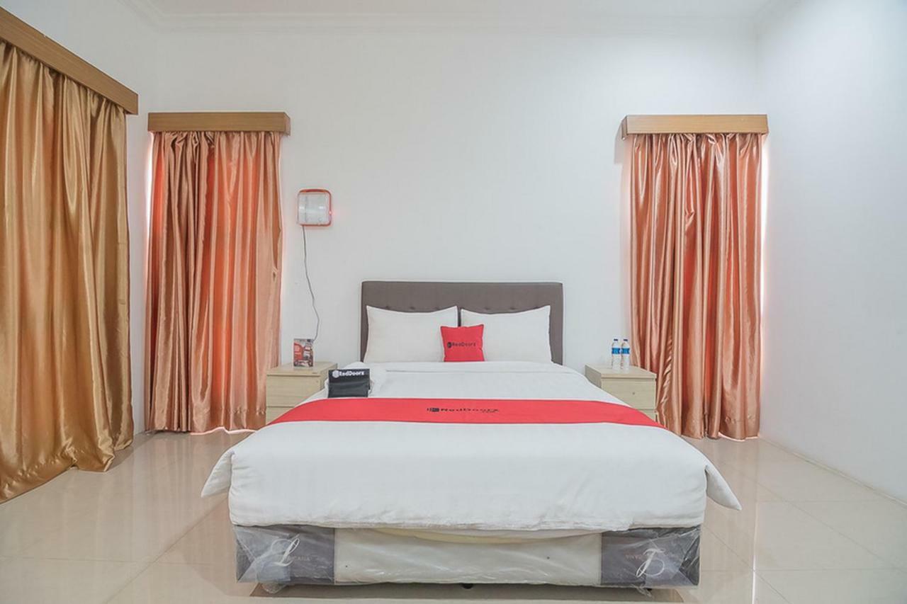 Reddoorz Near Jatinangor Town Square Hotel Kültér fotó